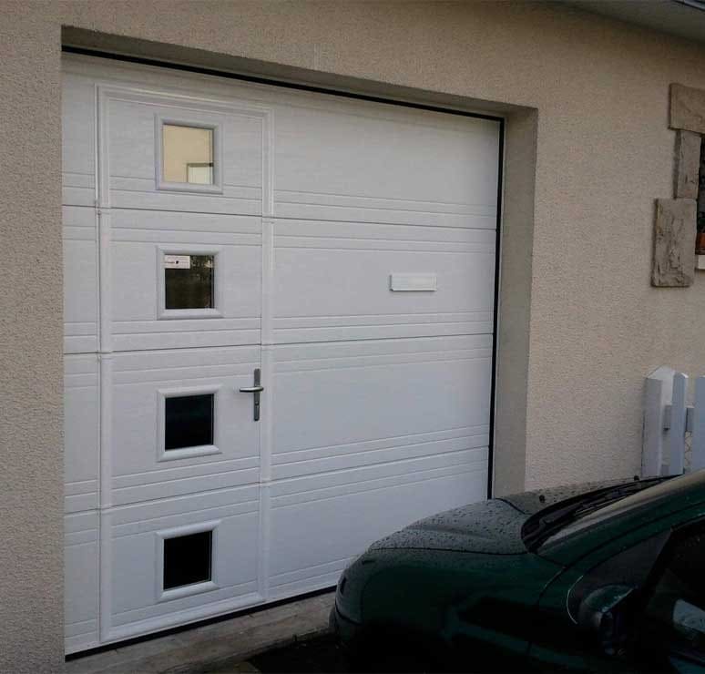 PORTES BASCULANTES ISOLÉES